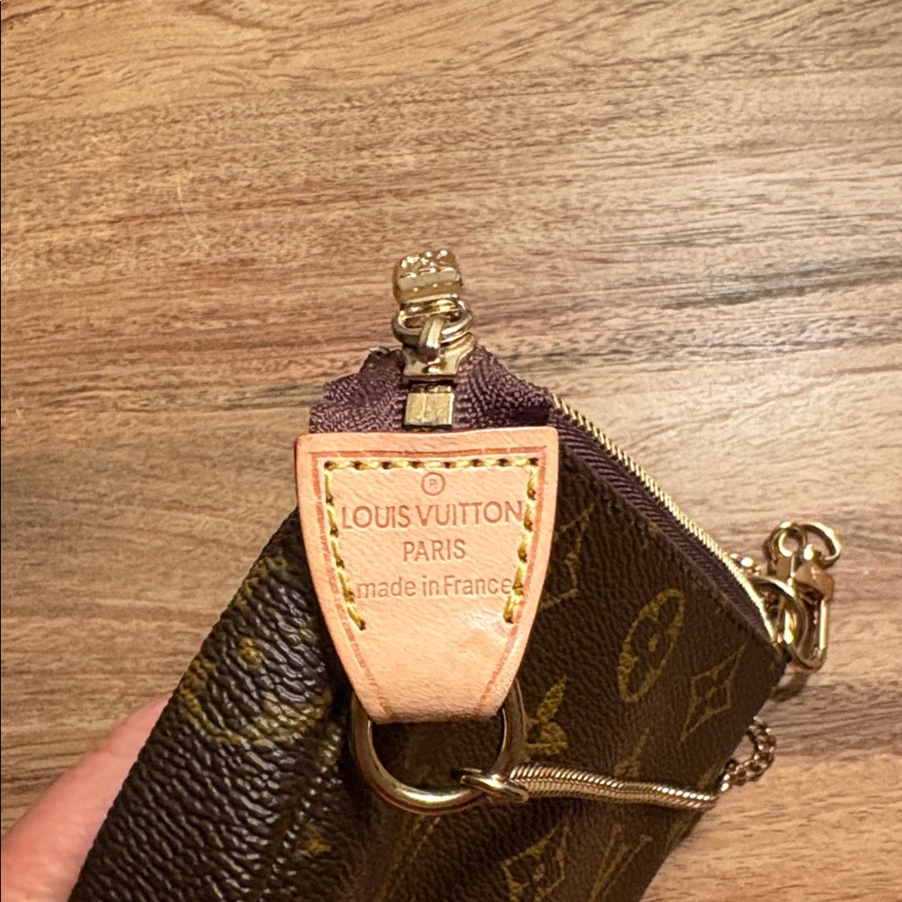 Louis Vuitton Pochette Accessoires Limited Edition Monogram Canvas Mini - Picture 4 of 9
